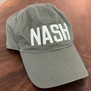 Women’s Army Green Nash Hat, great condition, never worn